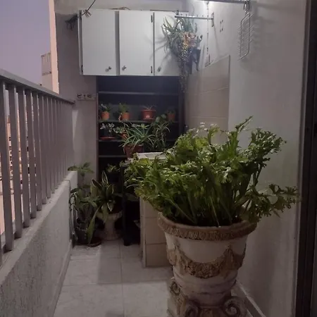 Ideal En Apartment